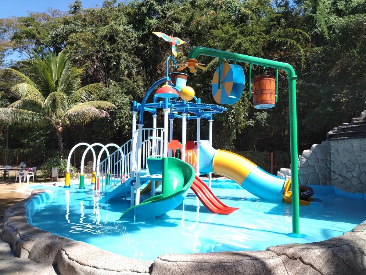 Aldeia Do Lago C204- Com Cozinha , Churrasqueira E Bebidas Liberadas No Parque Aquatico, Internet Banda Larga, Ponto Recarga De Carro Eletrico Caldas Novas Luaran gambar